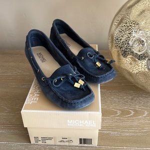 Don’t step on my blue suede shoes